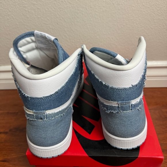 Jordan 1 Retro High OG Denim (Women's) Size 12 - Picture 1 of 8